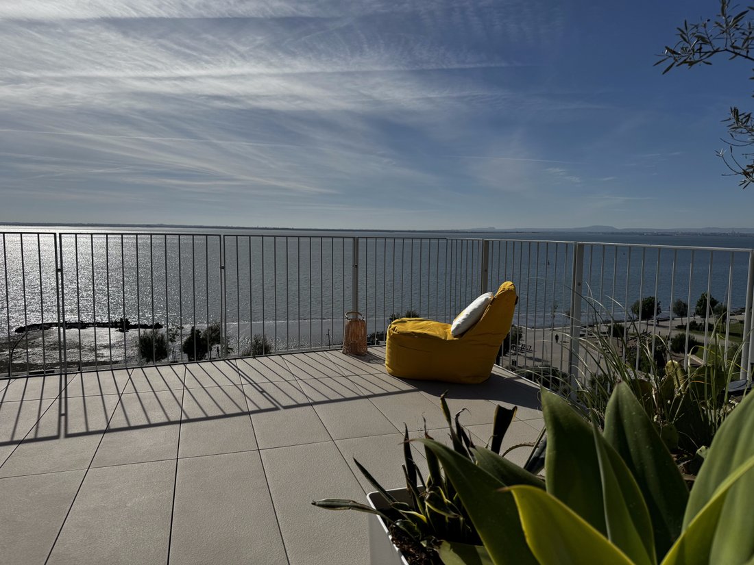 Curated visual reference: Visual Reference: Penthouse With Breathtaking River View In Arroios Lisbon Portugal For