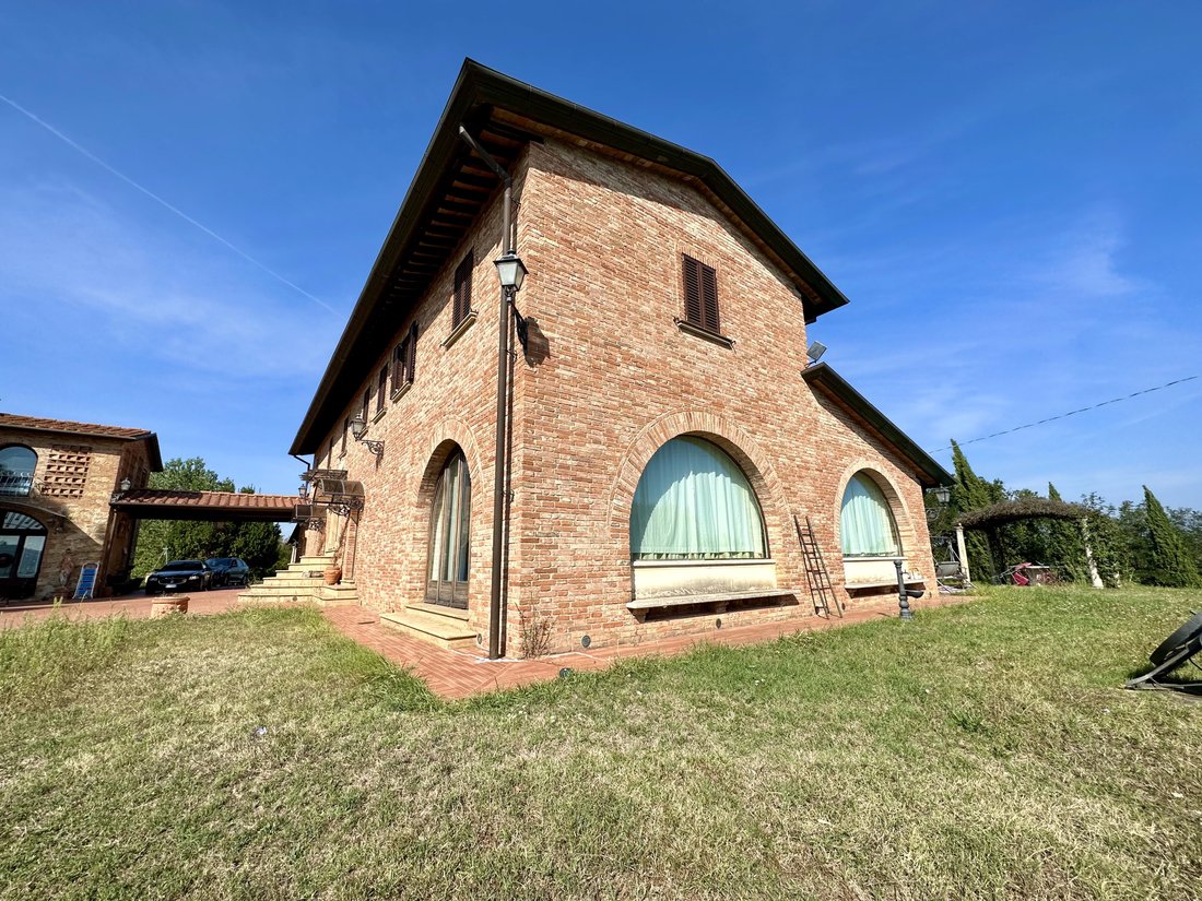 Villa in Casciana Terme Lari, Tuscany, Italy 1 - 14331288