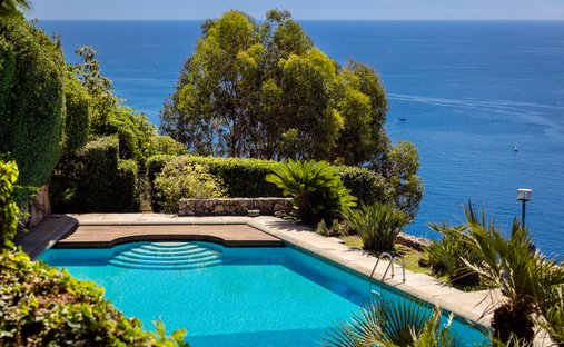 Villa in Ventimiglia, Liguria, Italy 1