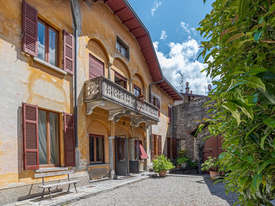 Villa in Faggeto Lario, Lombardy, Italy 2 - 14331555