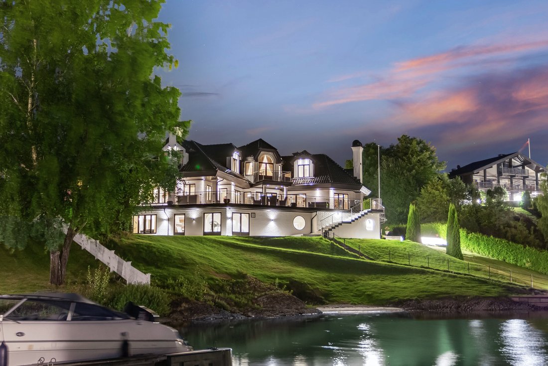 Modern And Unique Oceanfront Mansion With Breathtaking In Nesøya, Viken, Norway For Sale (14331411)