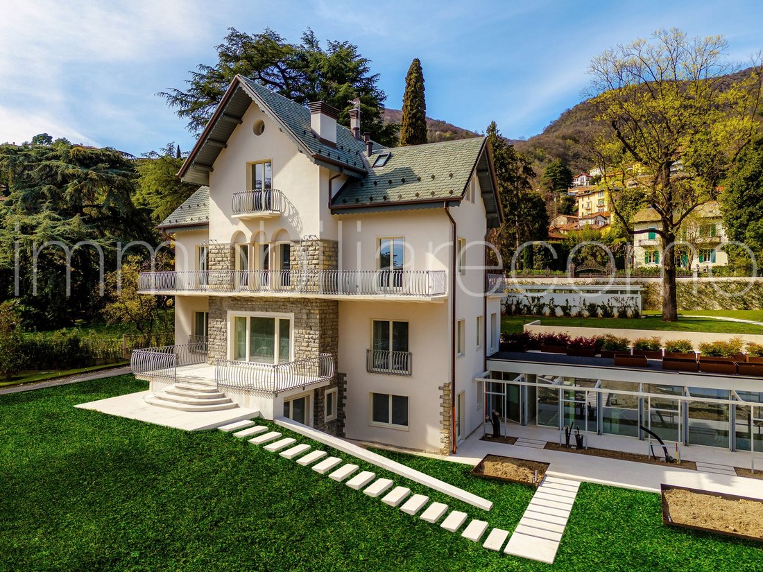 Prestigious Real Estate Property With Park And In Cernobbio, Lombardy