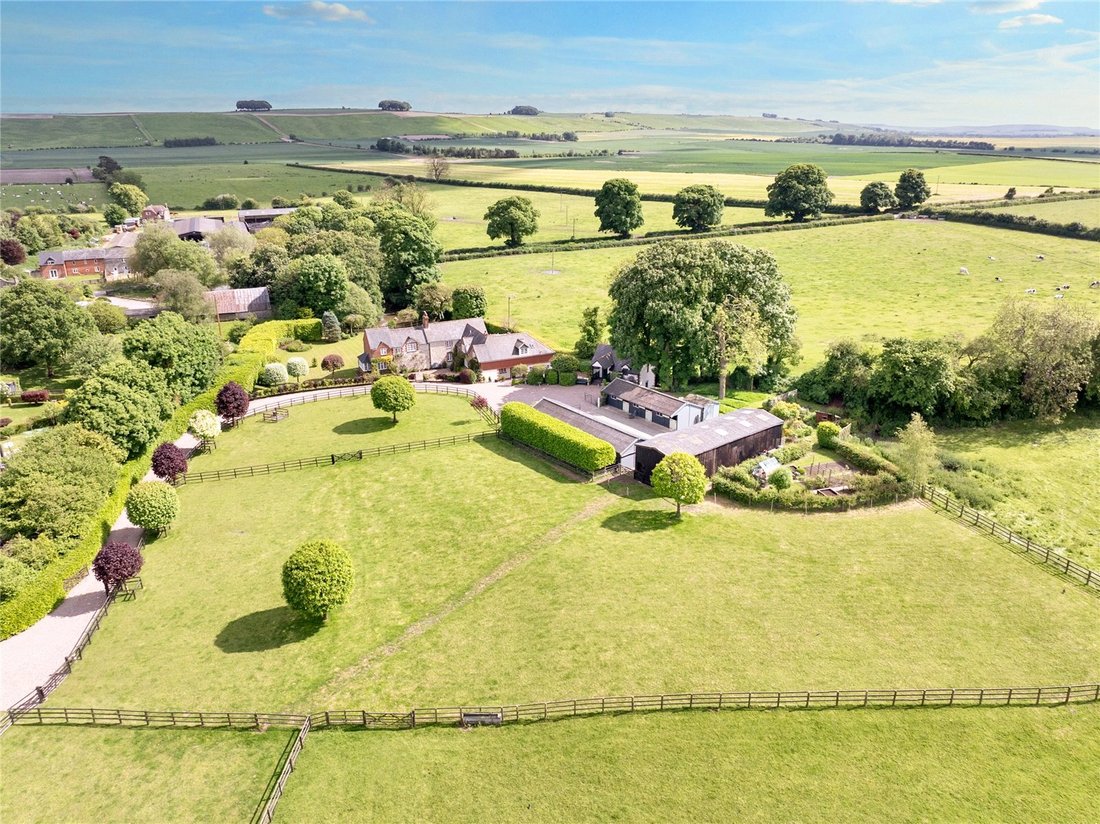 House in Uffcott, Broad Hinton, England 2 - 14333423