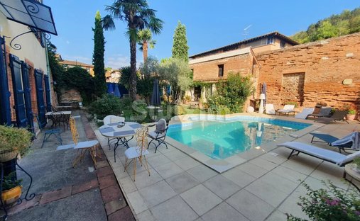 Castle for Sale in Moissac, Occitanie, France