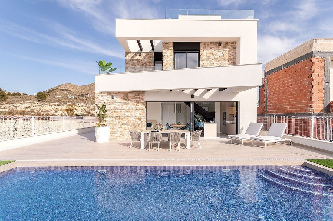 Chalet in Finestrat, Valencian Community, Spain 1 - 12850171