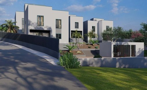 Villa in Loures, Lisbon, Portugal 1