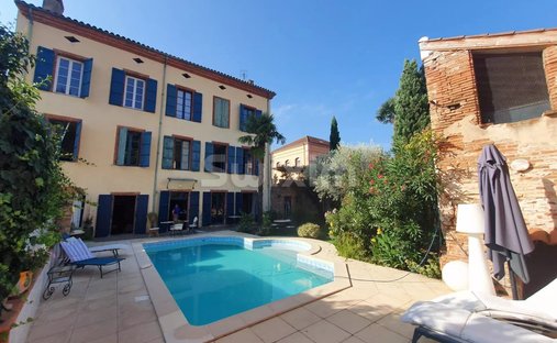 Castle for Sale in Moissac, Occitanie, France