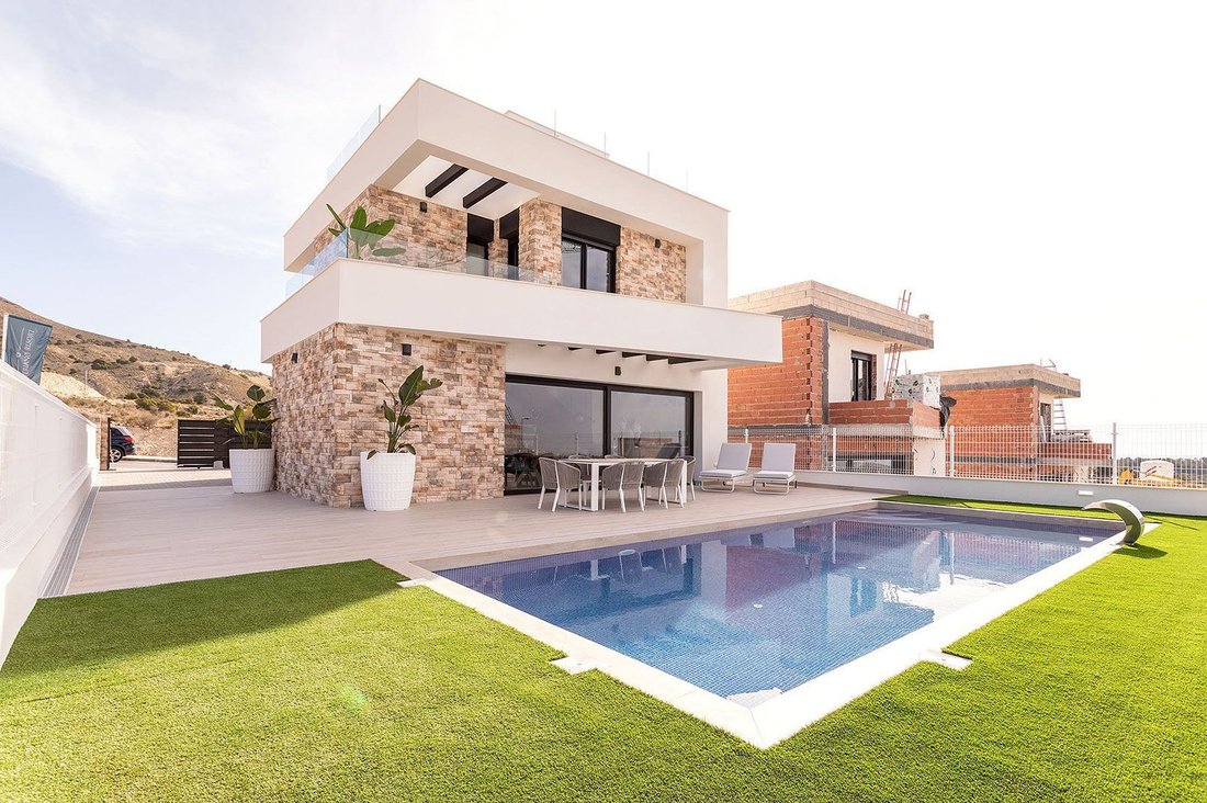Chalet in Finestrat, Valencian Community, Spain 2 - 12850171