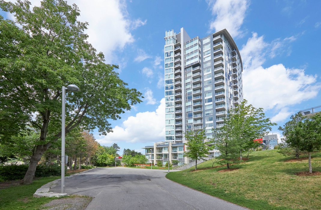 Urban Living In This Contemporary Condo In Ottawa, Ontario, Canada For ... - Upscale Urban Condos With Views