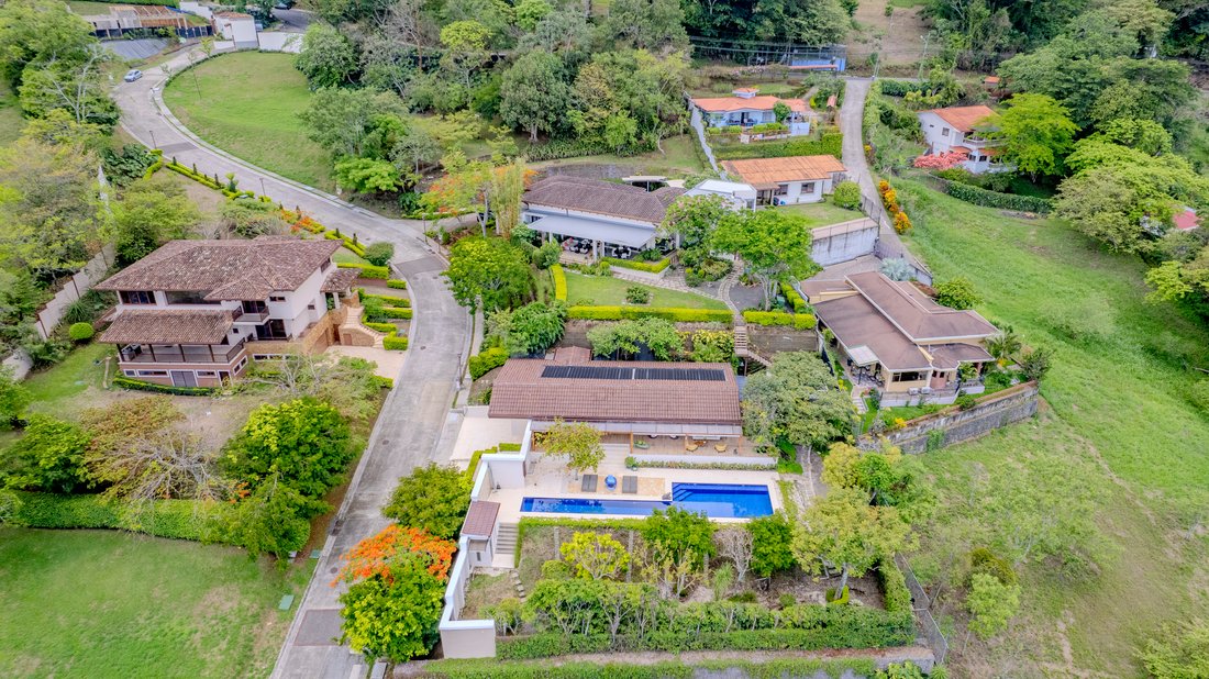 House in Ciudad Colón, San José Province, Costa Rica 2 - 14337161