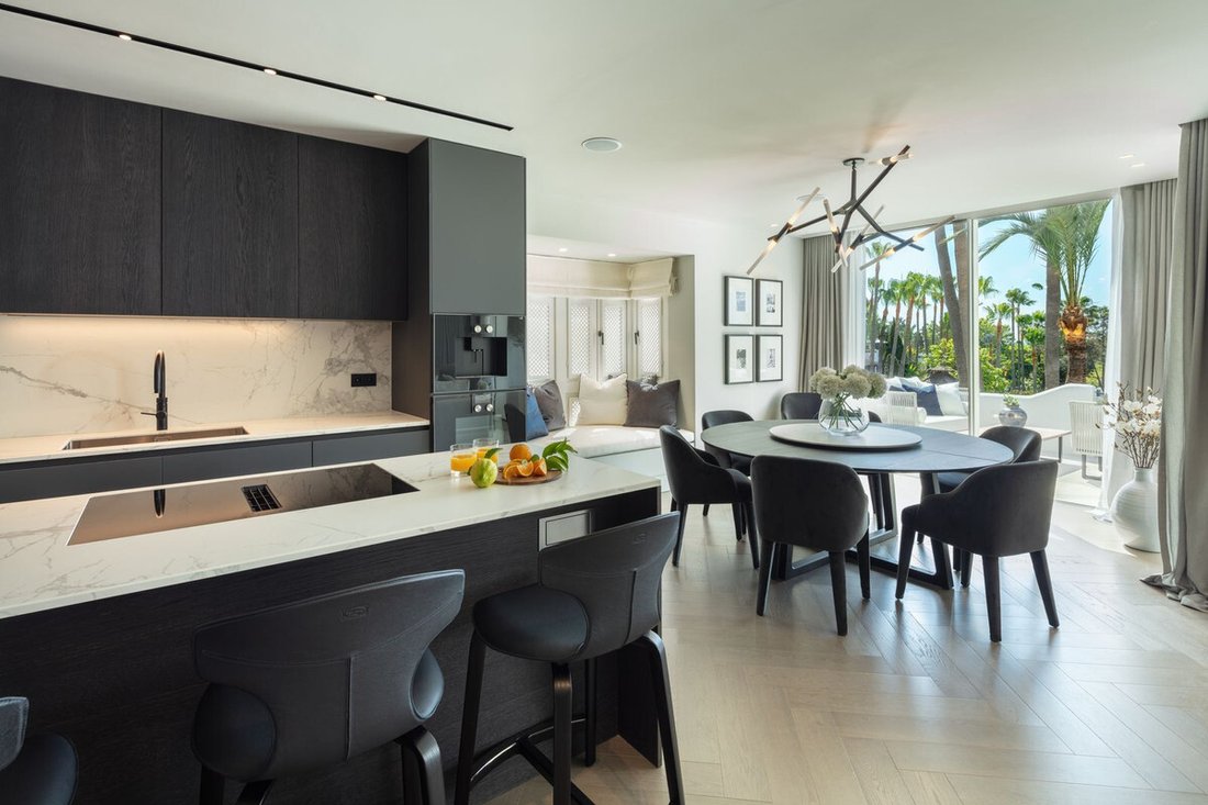 Penthouse in Puerto Banus, Marbella, Spain 5 - 14339283