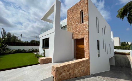 Villa in Santa Gertrudis de Fruitera, Santa Eularia des Riu, Balearic Islands 1