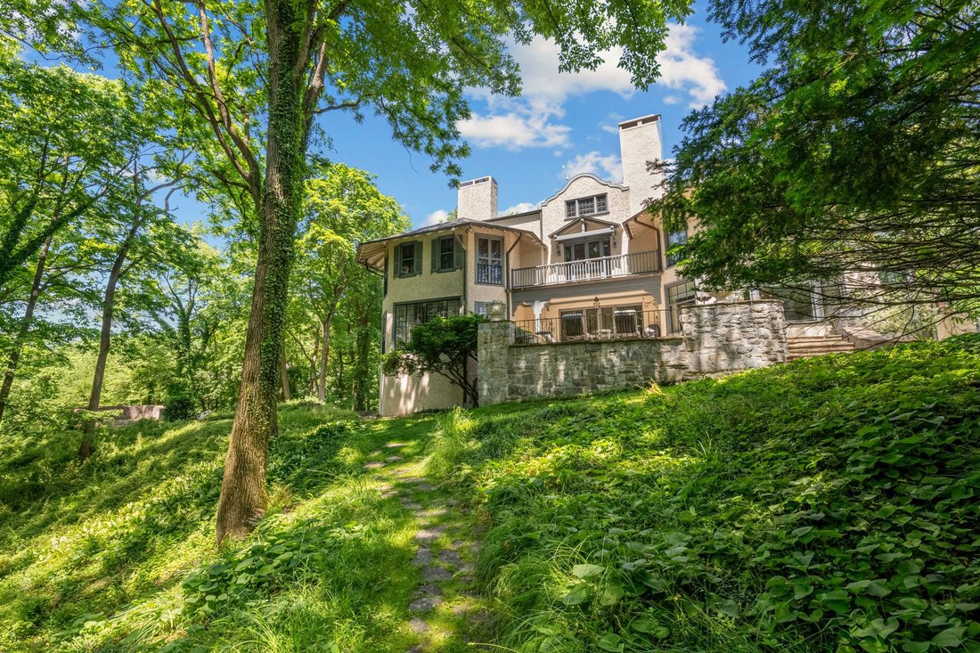 House in Camp Hill, Pennsylvania, United States 4 - 14337138