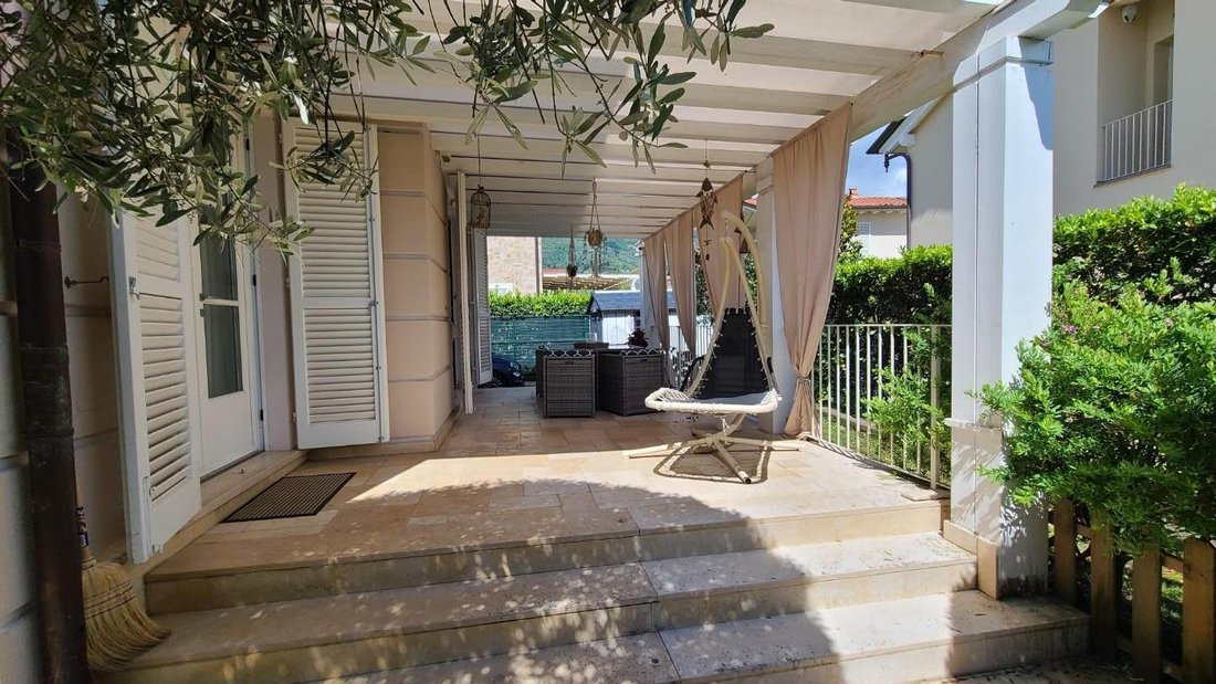 Villa in Pietrasanta, Tuscany, Italy 3 - 14321634