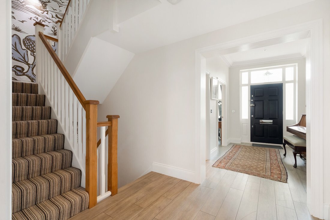 House in Walham Green, Hammersmith and Fulham, England 2 - 14339080