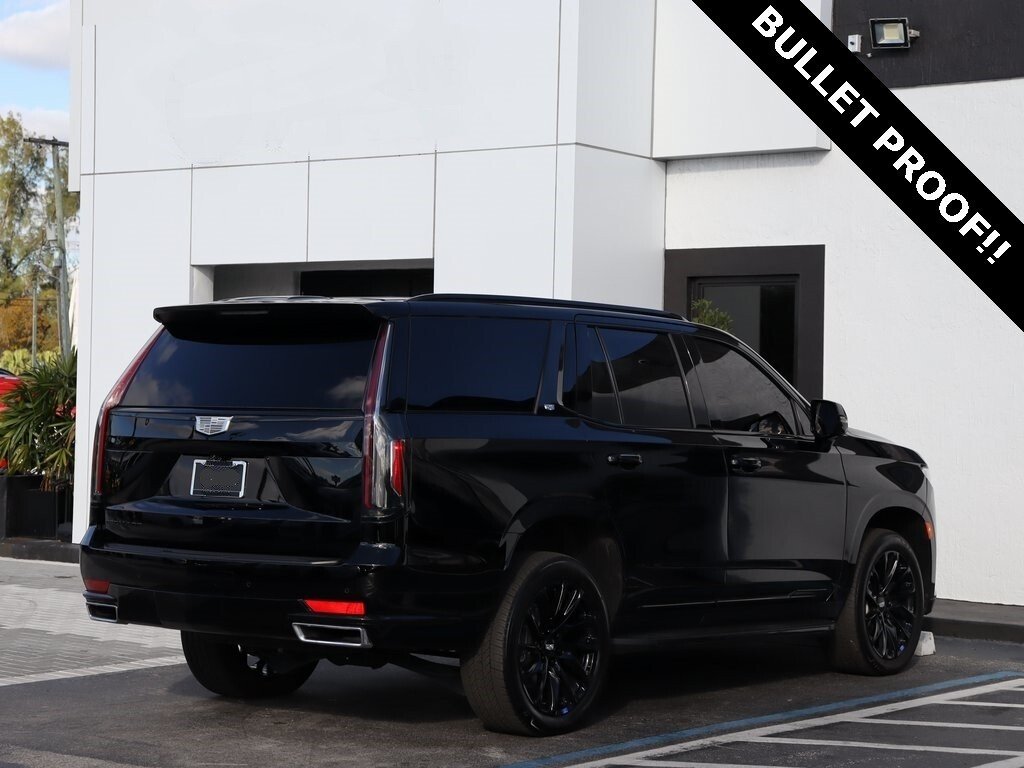 Cadillac Escalade in United States 3 - 14340351
