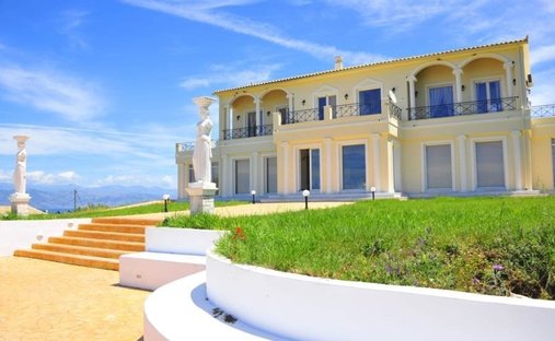 Villa in Northern Corfu, Peloponnese, Western Greece and the Ionian, Greece 1