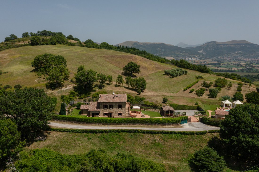 Villa en Gubbio, Umbría, Italia 3 - 14341963