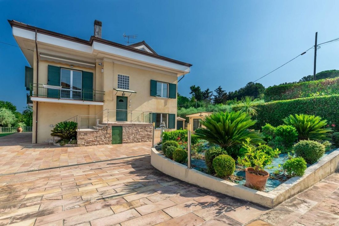 Villa in Sant'Angelo, Marche, Italy 5 - 14342268