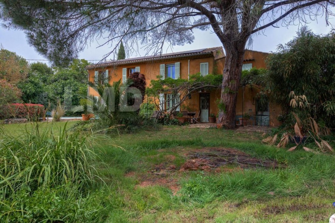 House in Partie Nord-Ferrieres-Cadenades-Rouviere, Le Muy, France 2 - 14346323