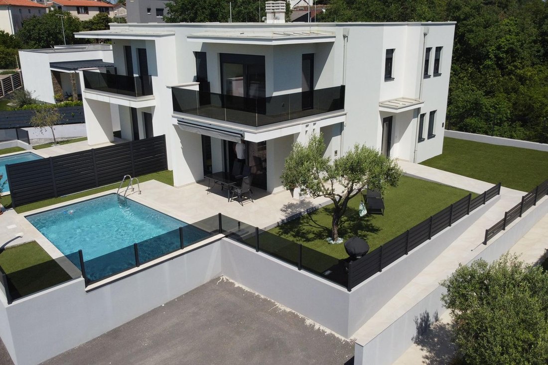 Villa in Umag, Istria County, Croatia 1 - 14347349