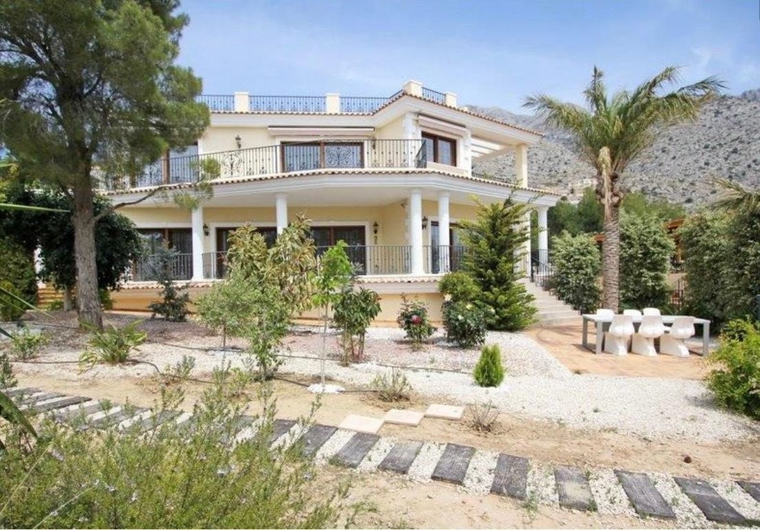 Chalet in Altea, Valencian Community, Spain 2 - 14347013