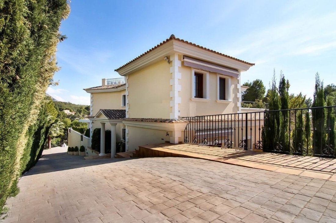 Chalet in Altea, Valencian Community, Spain 1 - 14347013