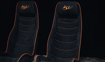 Lamborghini Diablo SV Table and Chairs