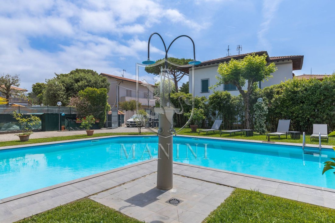 Villa in Roma Imperiale, Forte dei Marmi, Tuscany 5 - 14356268