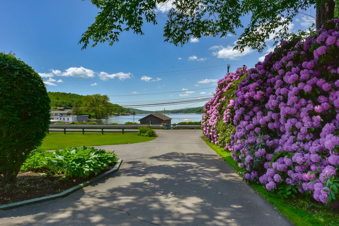 Stunning Lakefront Retreat In Harveys Lake, Pennsylvania, United States