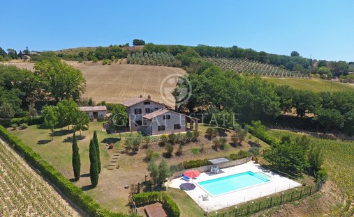 Anwesen in Lugnano in Teverina, Umbrien, Italien 1