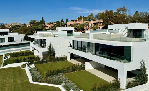 Villa in Puerto Banus, Marbella, Spain 1