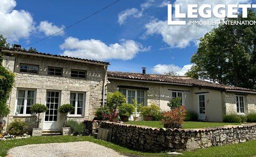 House in Saint-Sernin, Nouvelle-Aquitaine, France 1