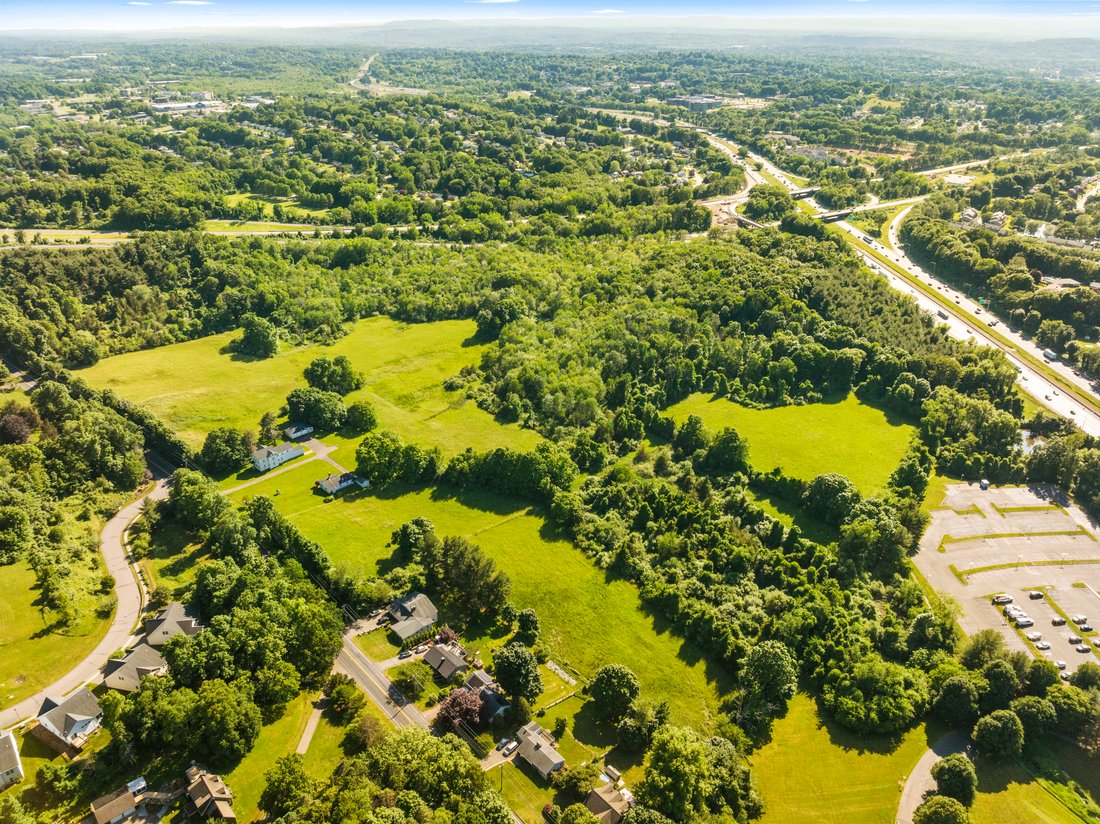 House in Meriden, Connecticut, United States 2 - 14348884