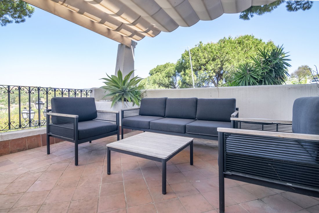 Curated visual reference: Visual Reference: Excellent Duplex Penthouse In Ideal Location In Marbella Andalusia