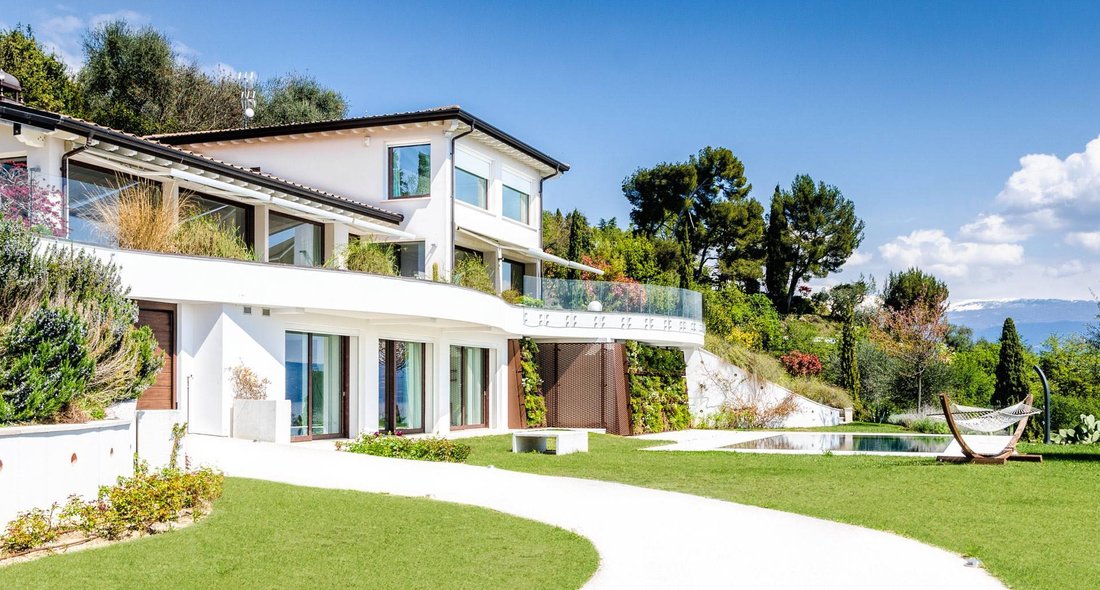 Villa in Gardone Riviera, Lombardy, Italy 2 - 14350033