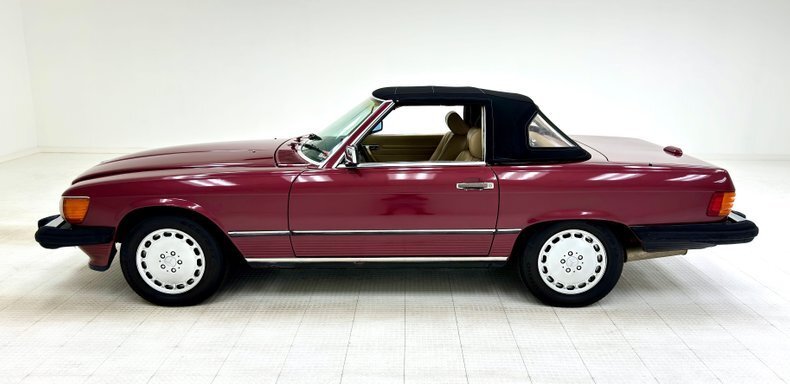 Cabriolet in Morgantown, United States 3 - 14355895