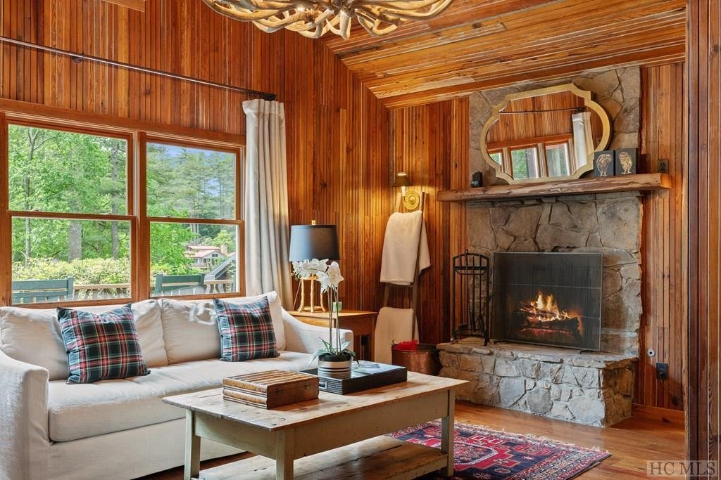 1209 Hickory Hill Road In Highlands North Carolina United States For