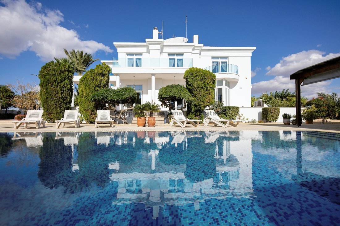 Villa in Oroklini, Larnaca, Cyprus 1 - 14359217