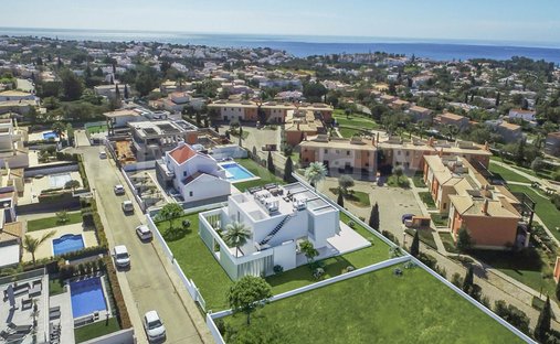 Villa in Lagoa e Carvoeiro, Algarve, Portugal 1