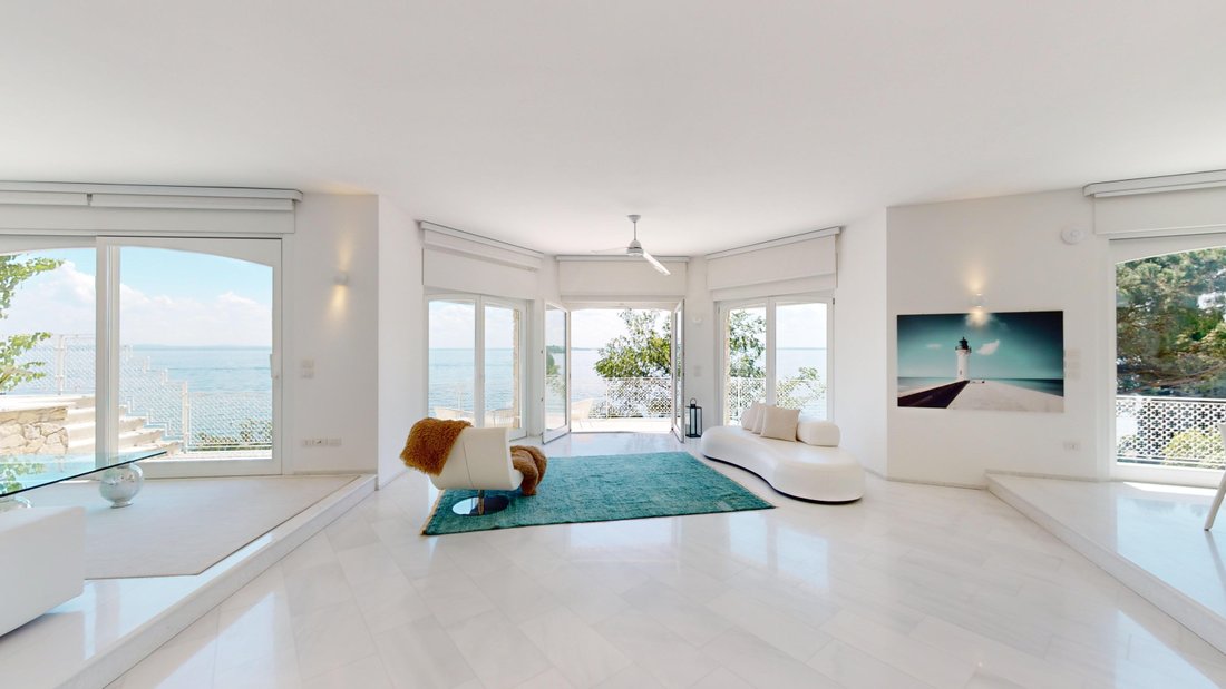 Villa in Manerba del Garda, Lombardy, Italy 2 - 12768848