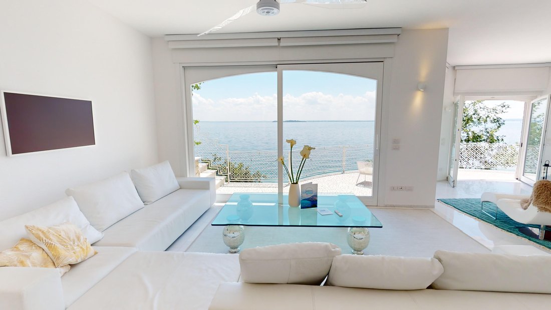Villa in Manerba del Garda, Lombardy, Italy 1 - 12768848