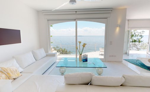 Villa in Manerba del Garda, Lombardy, Italy 1