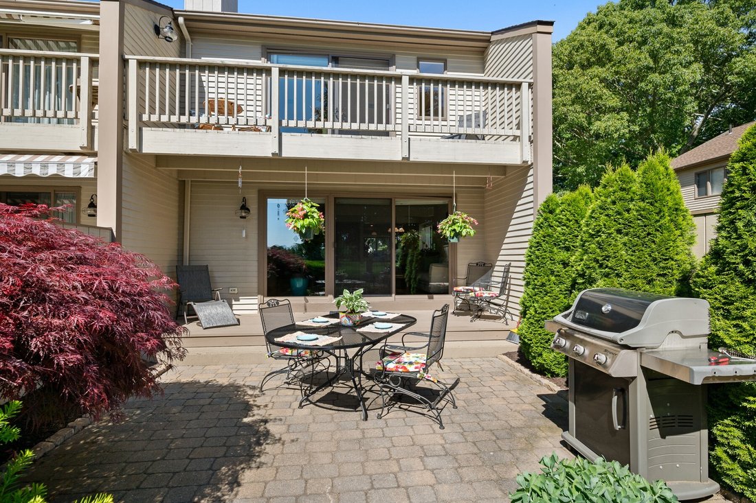 Rarely Available End Unit At The In Old Saybrook, Connecticut, United