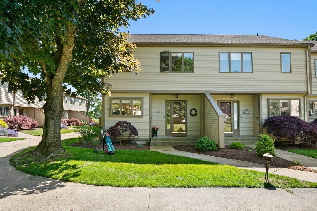 Rarely Available End Unit At The In Old Saybrook, Connecticut, United