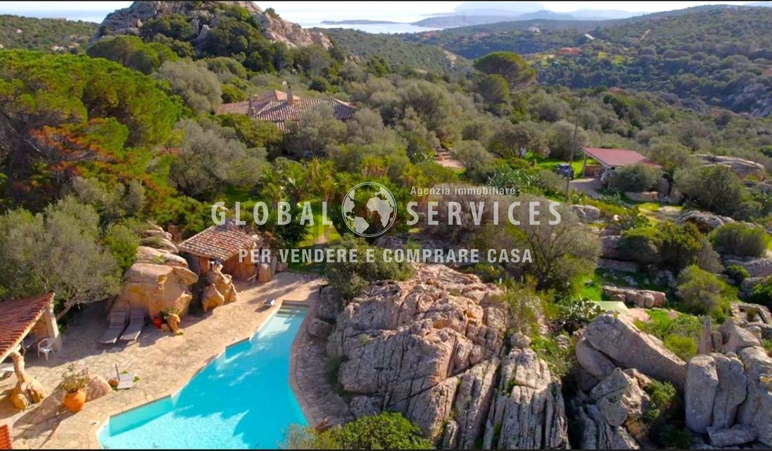 Villa in San Pantaleo, Olbia, Italy 4 - 14360403