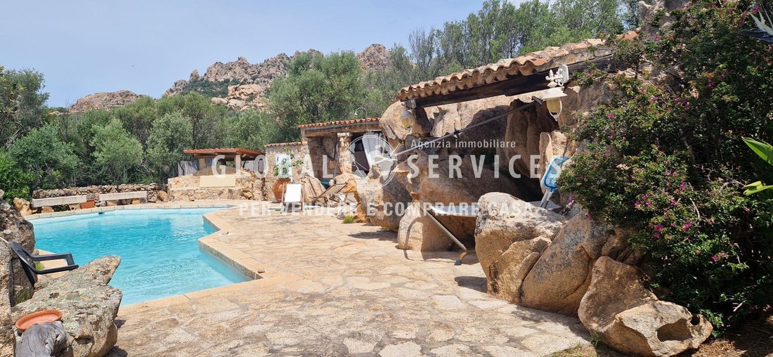 Villa in San Pantaleo, Olbia, Italy 5 - 14360403