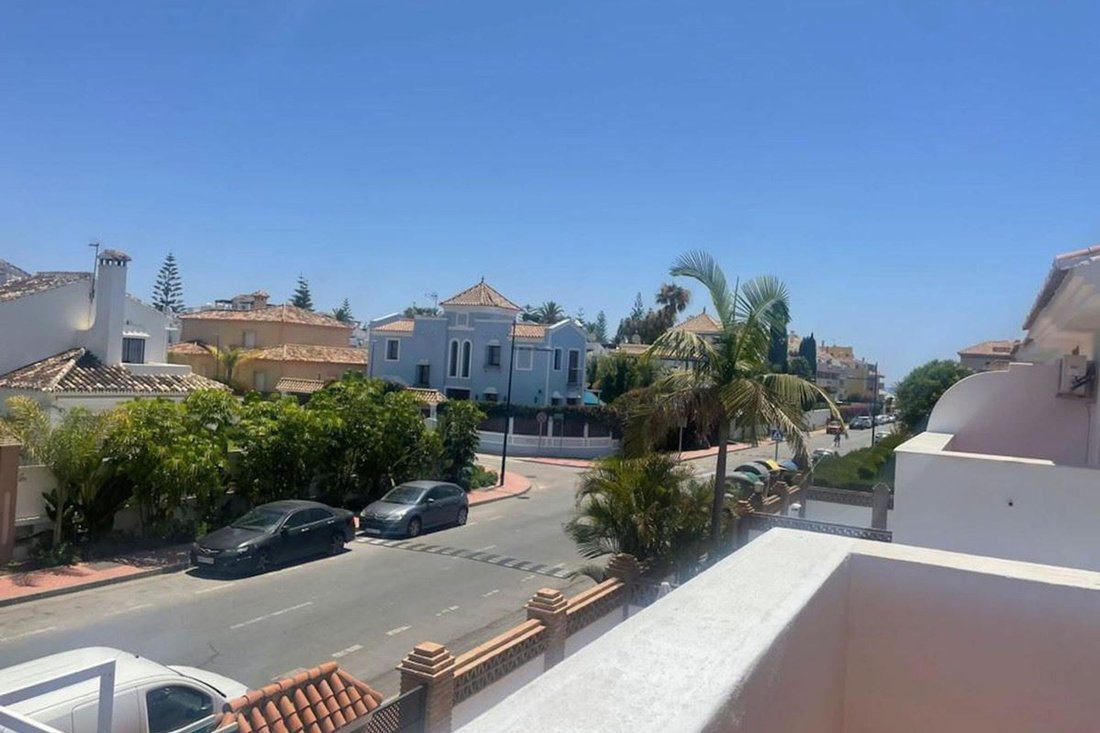 Townhouse in San Pedro de Alcantara, Andalusia, Spain 2 - 14361454