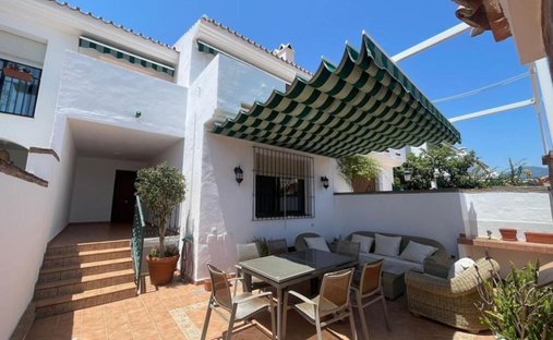 Stadthaus in San Pedro de Alcántara, Andalusien, Spanien 1