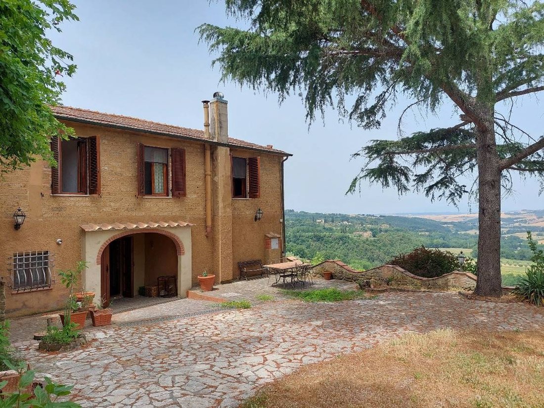 Volterra, Tuscany, Italy 1 - 14361579